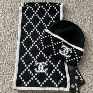 Cc matching hat and scarf